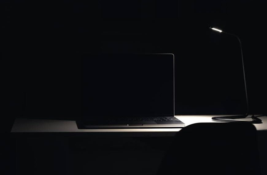 schermo nero dopo l’avvio del laptop